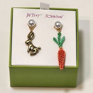 Betsey Johnson Rabbit/Carrot Earrings Perfect for Easter NIB